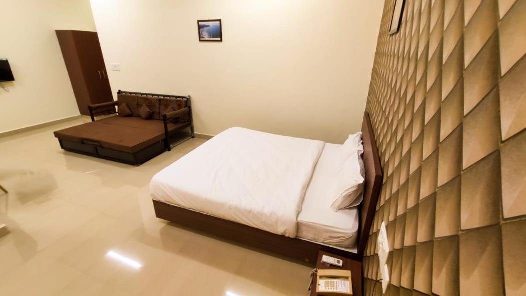 Fortune Village Hotel Кундапур Екстериор снимка