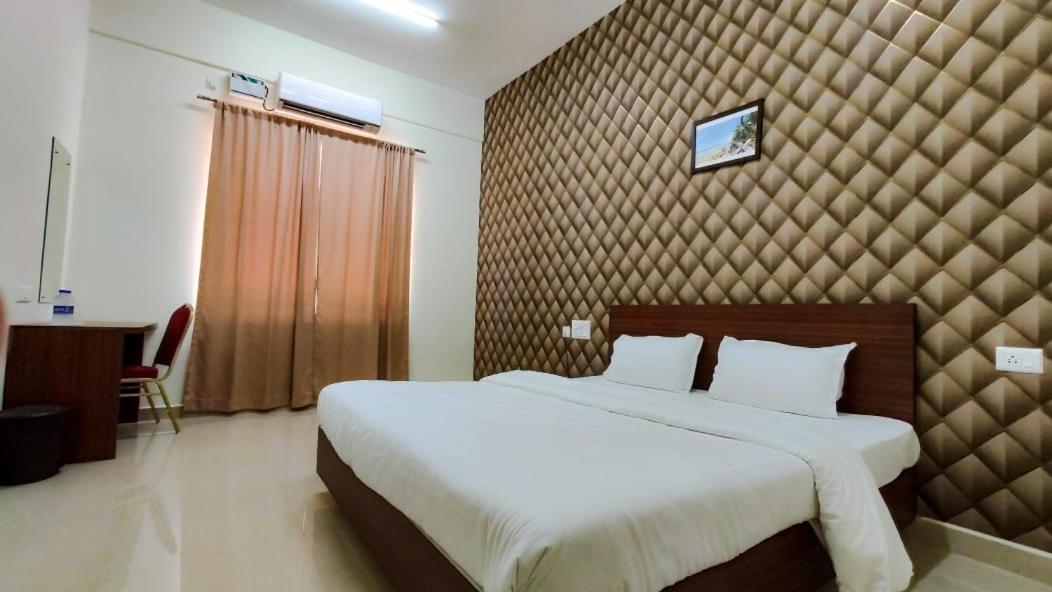 Fortune Village Hotel Кундапур Екстериор снимка