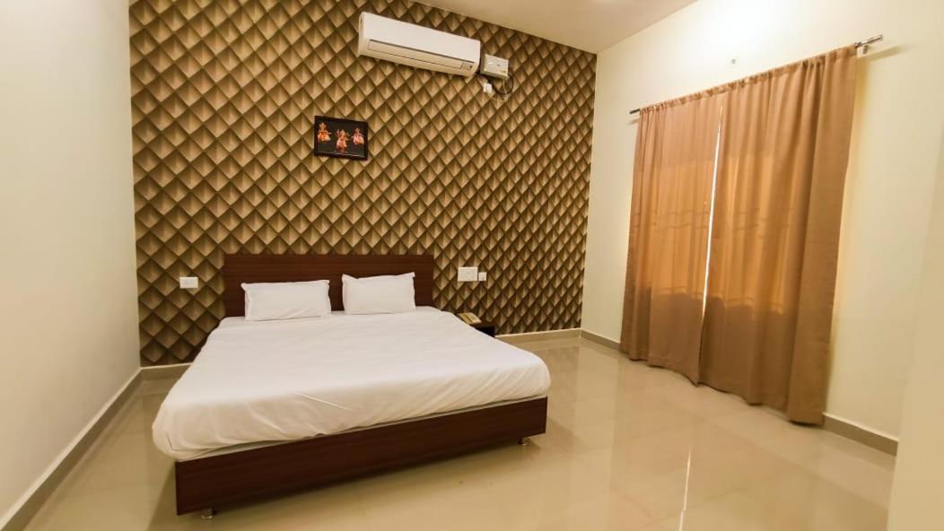 Fortune Village Hotel Кундапур Екстериор снимка