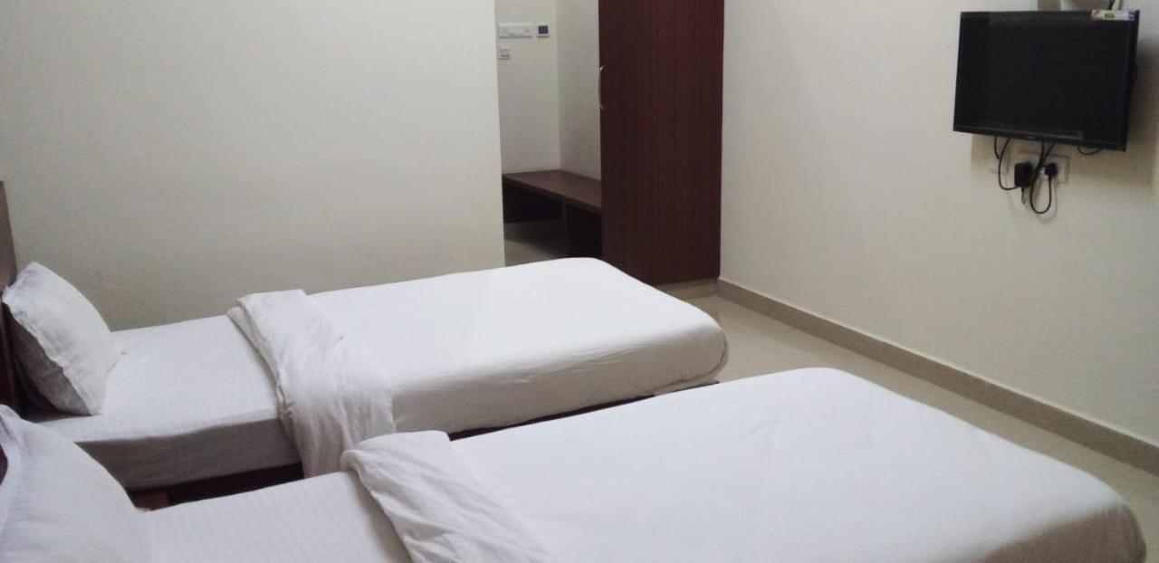 Fortune Village Hotel Кундапур Екстериор снимка